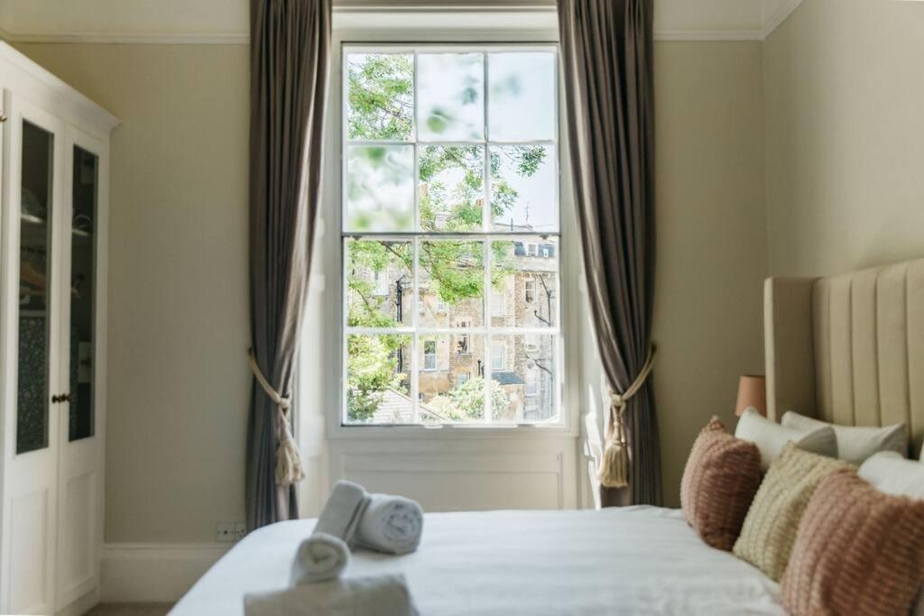 Luxury, Central, Sun-Filled 3 Bed Haven In บาธ ภายนอก รูปภาพ