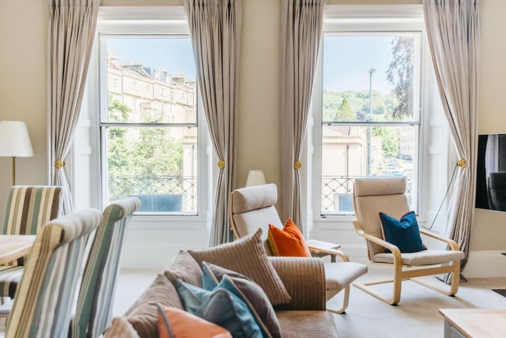 Luxury, Central, Sun-Filled 3 Bed Haven In บาธ ภายนอก รูปภาพ